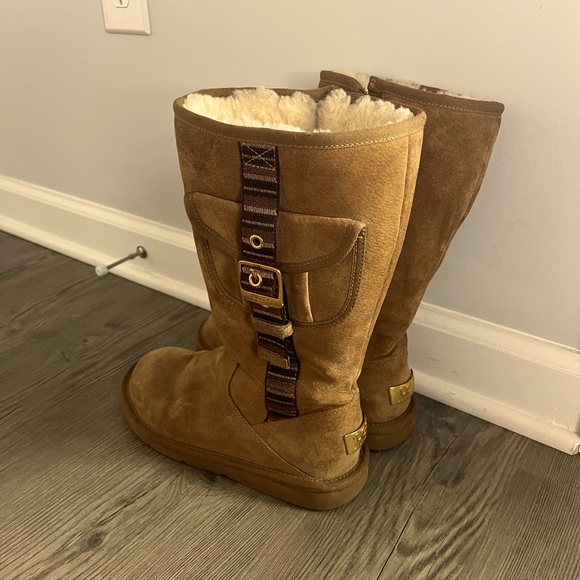 UGGSheepskin Lined Knee High Boots size 7 Tan Colored